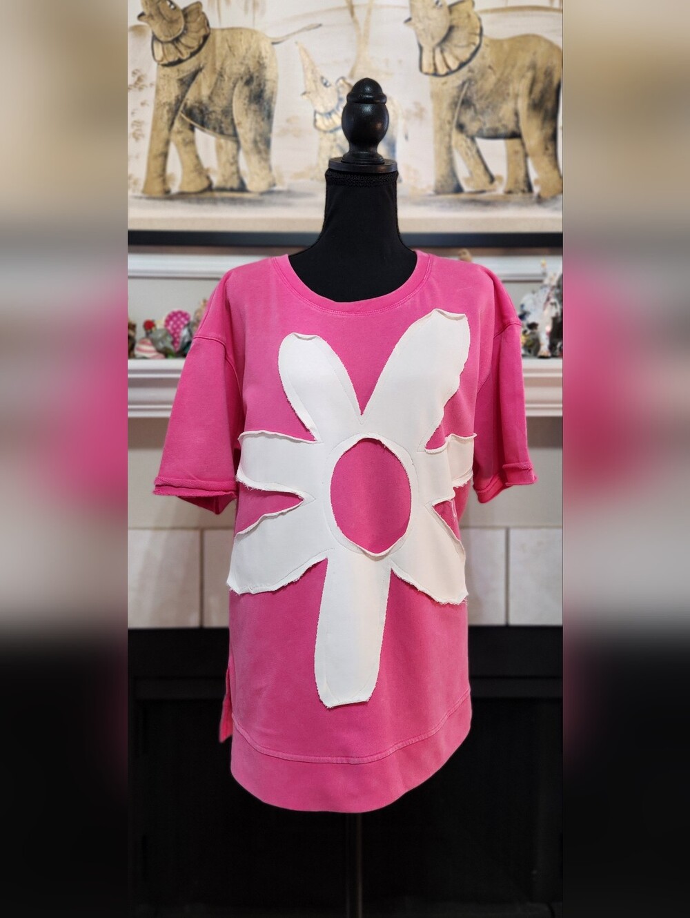 JODIFL Pink Short Sleeve Tee with White Daisy Applique
